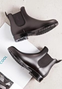 Dirty Laundry Flats Make 'Em Splash Rain Boots