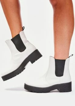 Dirty Laundry White Puddle Stompin' Boots